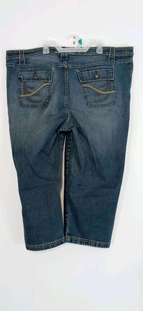 Womens Faded Glory Plus Capris