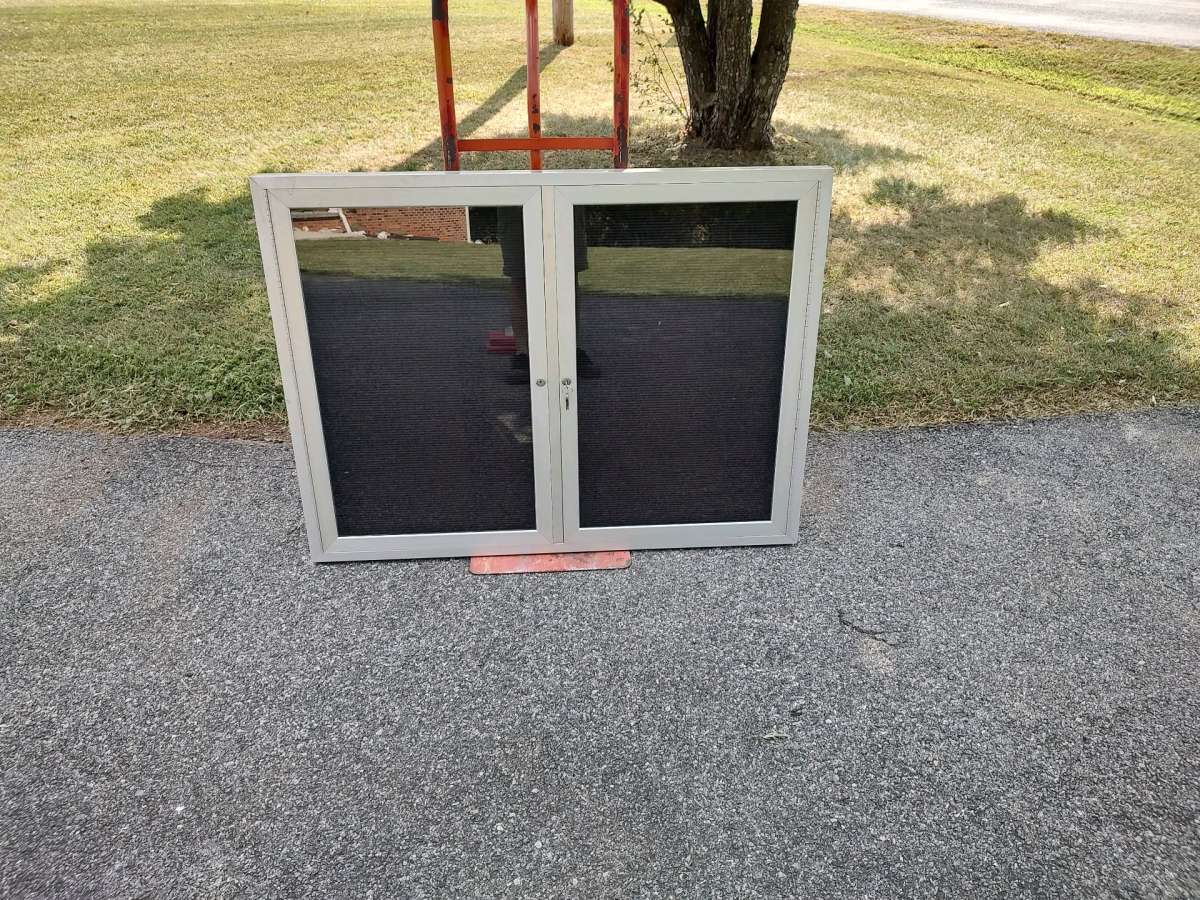 wall case display with letters and keys  for a Business