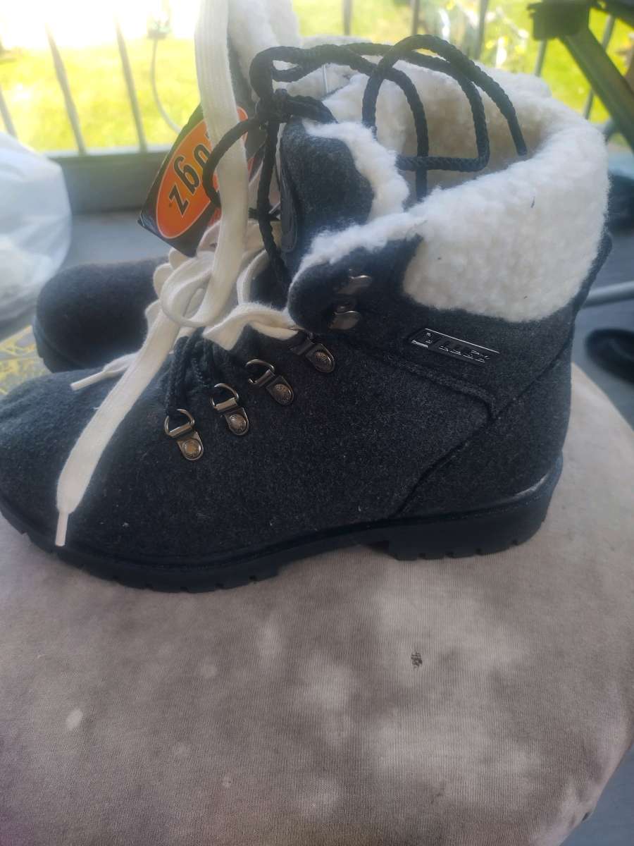 Lugz Womens Grotto Fleece Fashion Boot Size 9