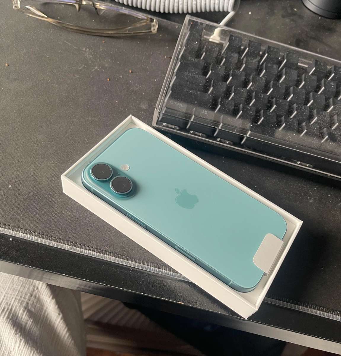 Teal IPhone 16