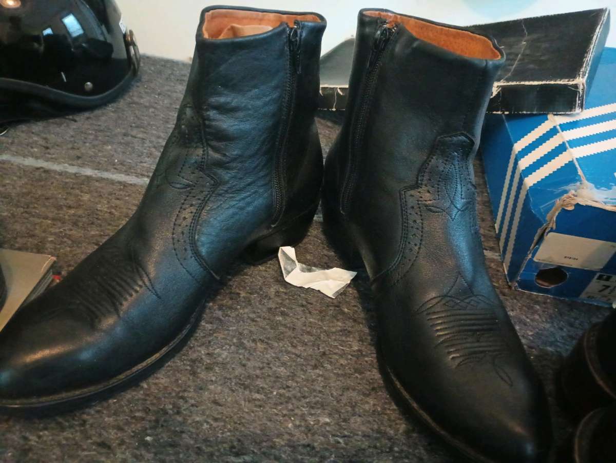 Big fall and end of summer sneakers shoes and boots sale