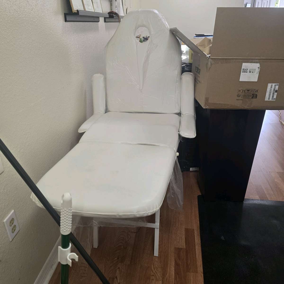 bed for lashes massage or facial