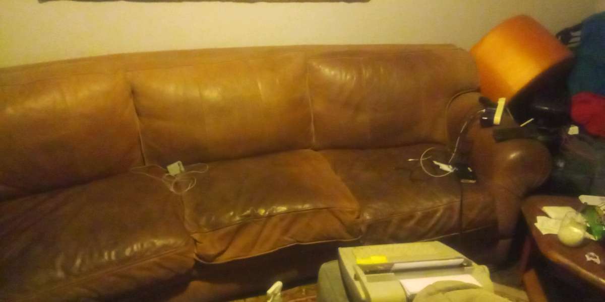 GREAT GENTLY USED LEATHER COUCH must go ASAP
