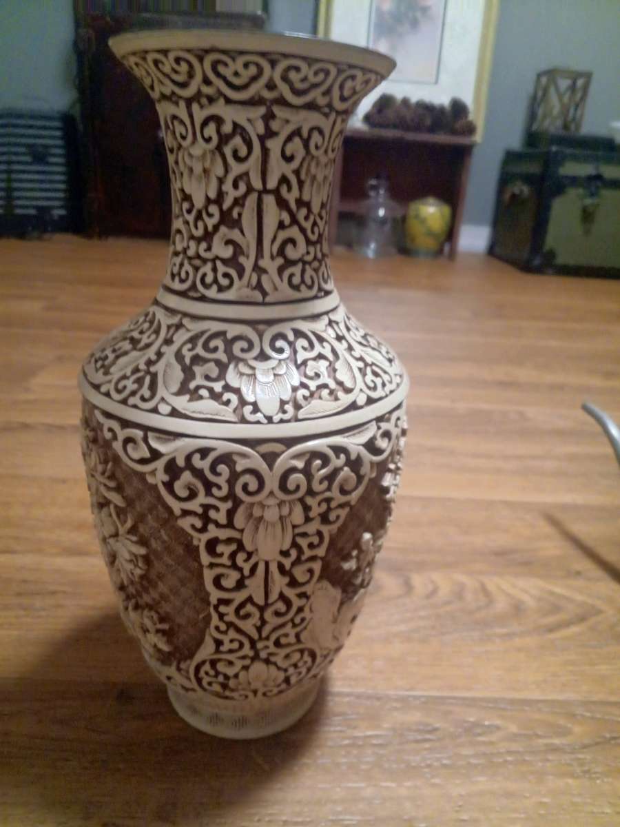 vintage Chinese Asian white cinnabar vase