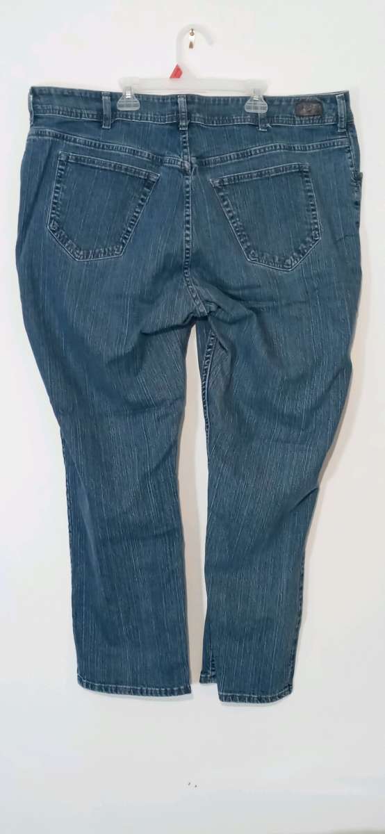Womens Plus Size Tapered Jeans 24w