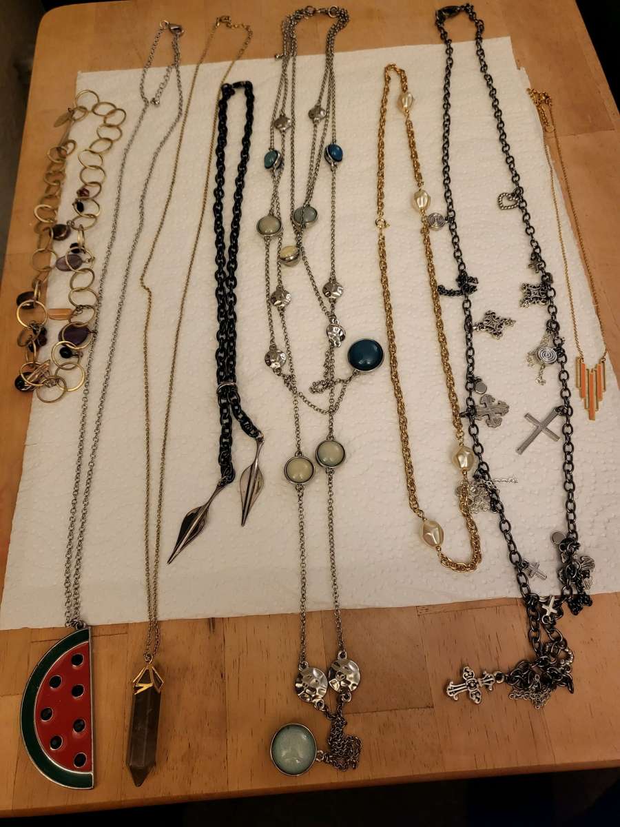 ASSORTED NECKLACES collection