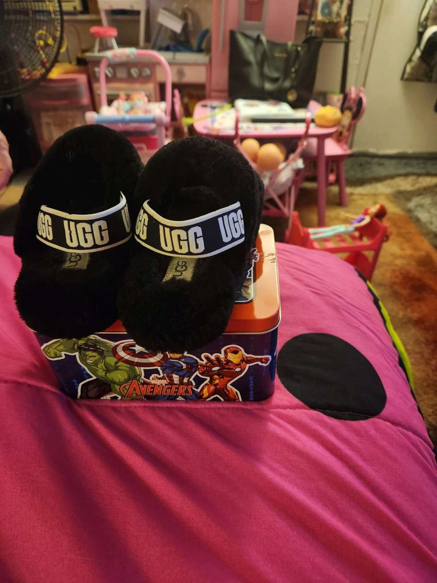 ugg slippers size 13
