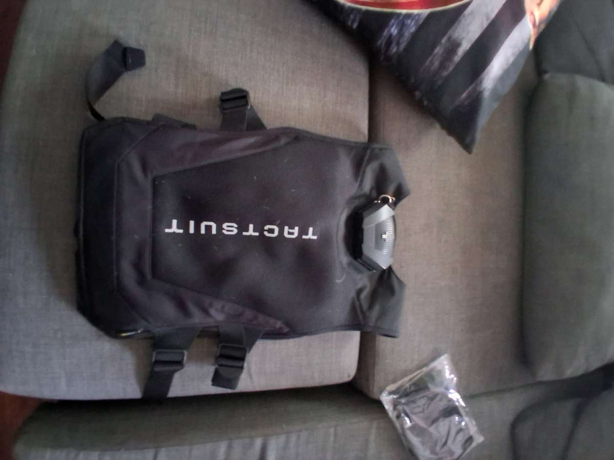 Bhaptics VR Tactsuit Pro and Sleeves FPS Bundle