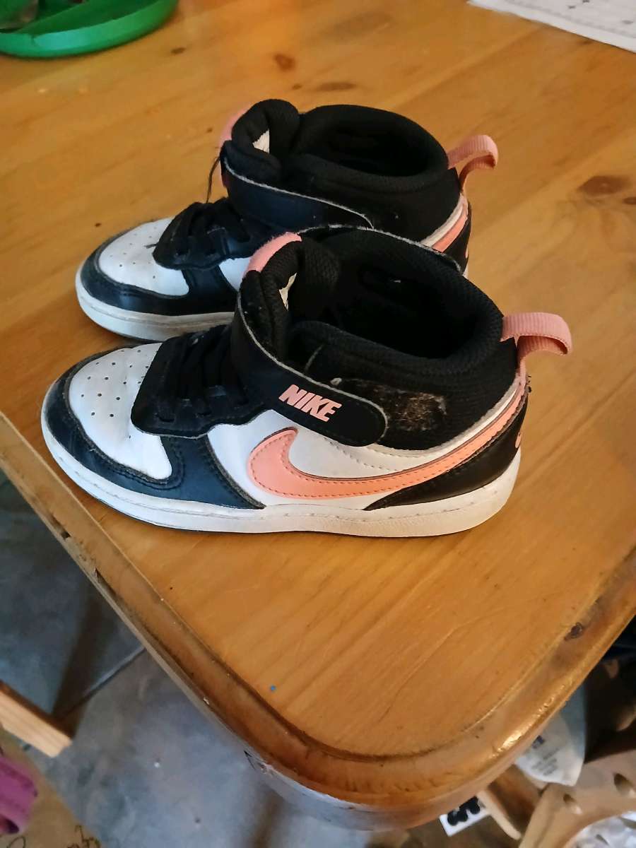 girls kids size 10 nike shoes