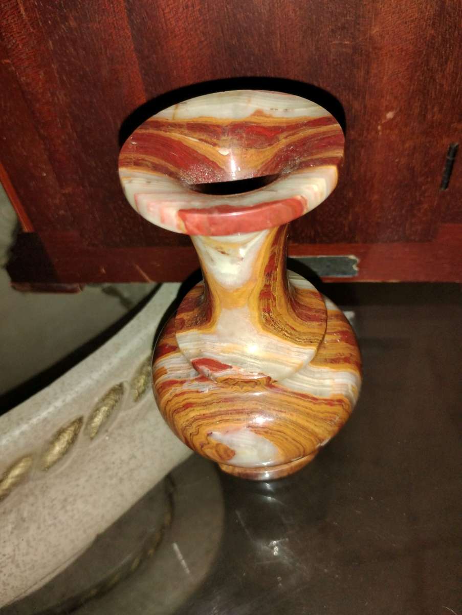 onyx swirl single bed vase