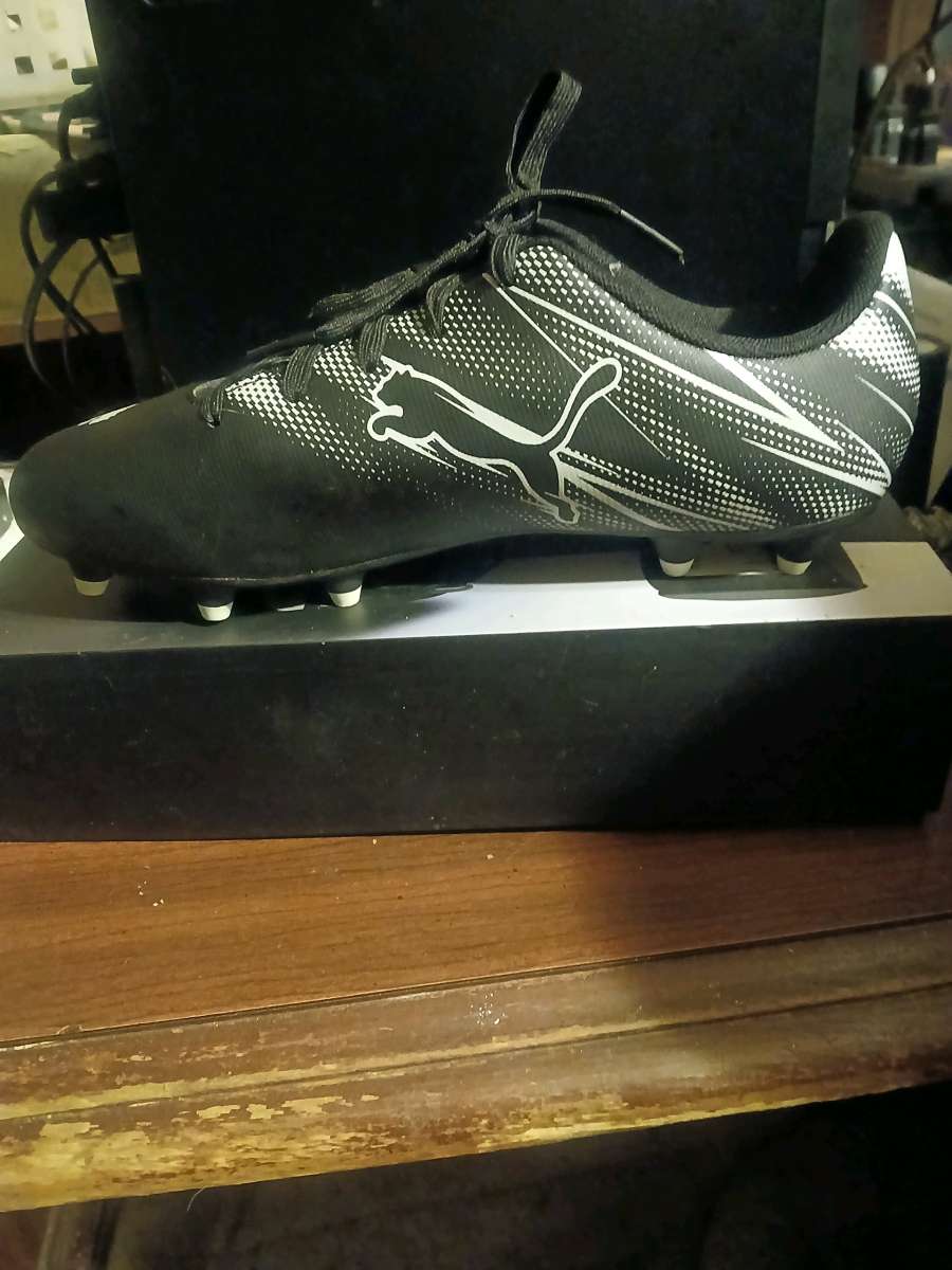 unisex youth soccer cleats
