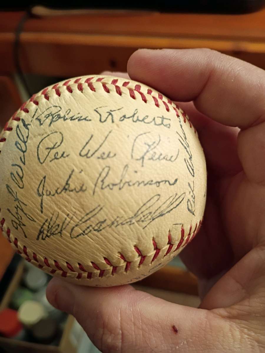 Autograph Ball