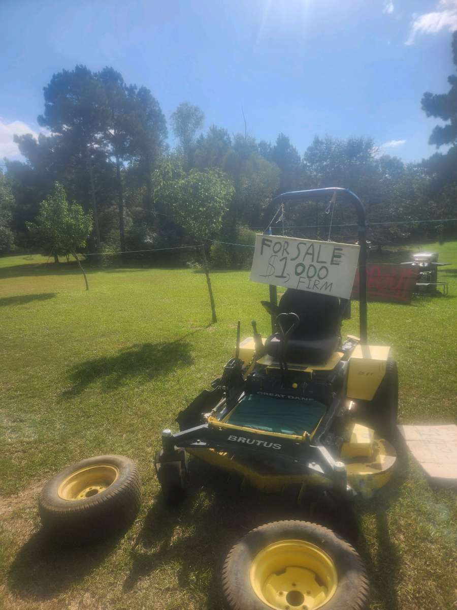 52 inch Brutus Great Dane zero turn lawnmower