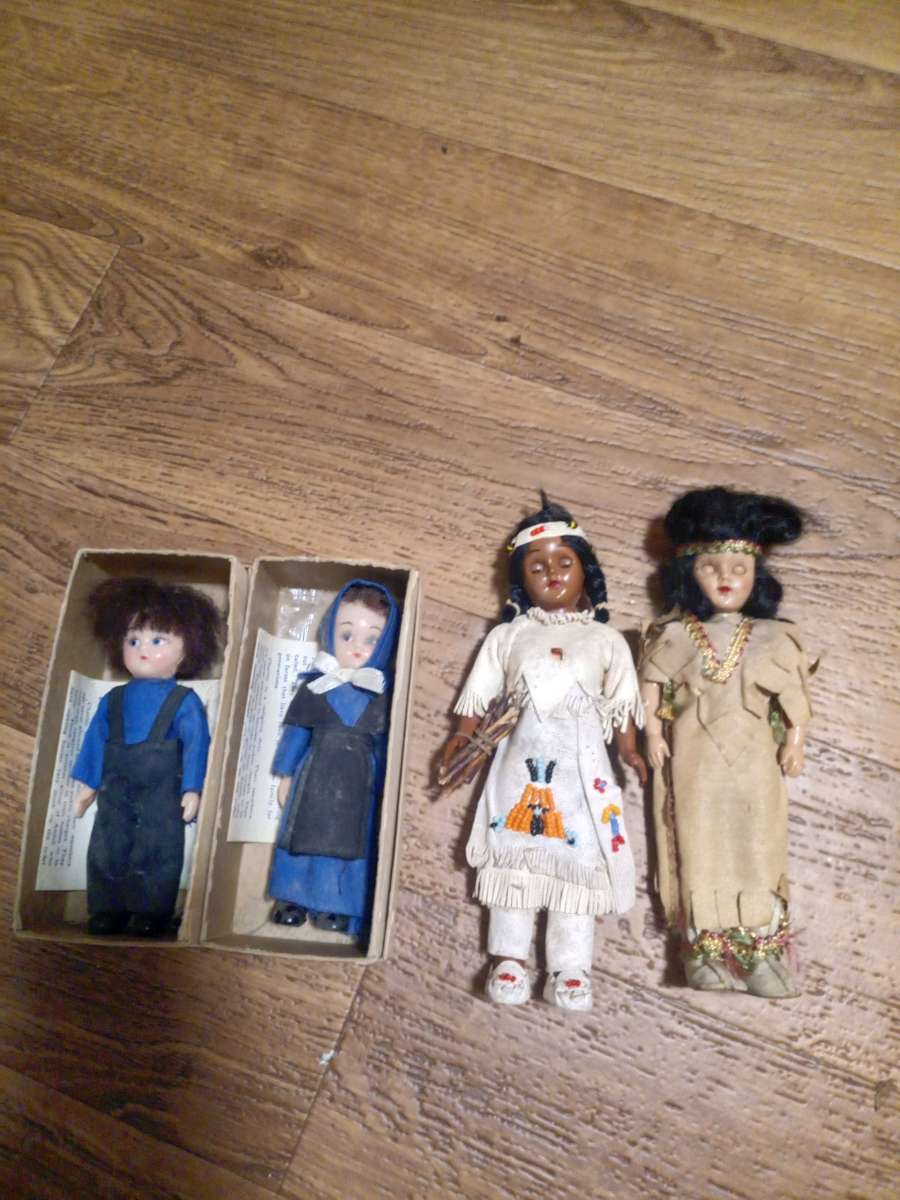 2bisque Amish and a pair of Indian dolls 4 total