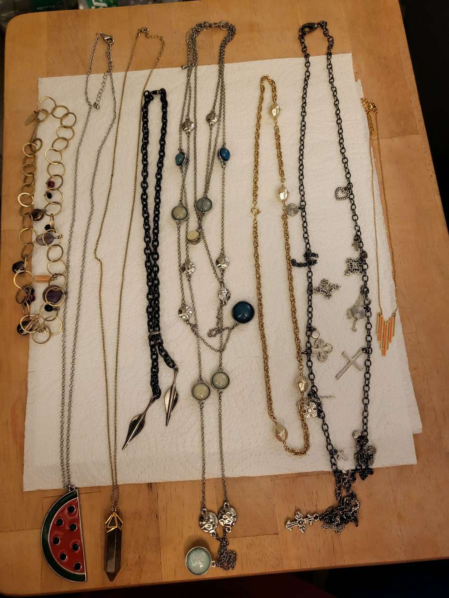 ASSORTED NECKLACES collection