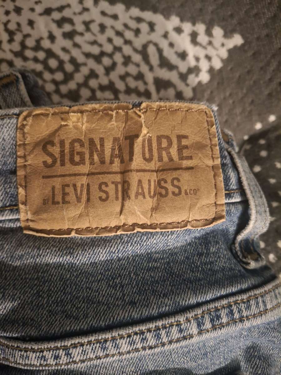 Levi Jeans 39x29