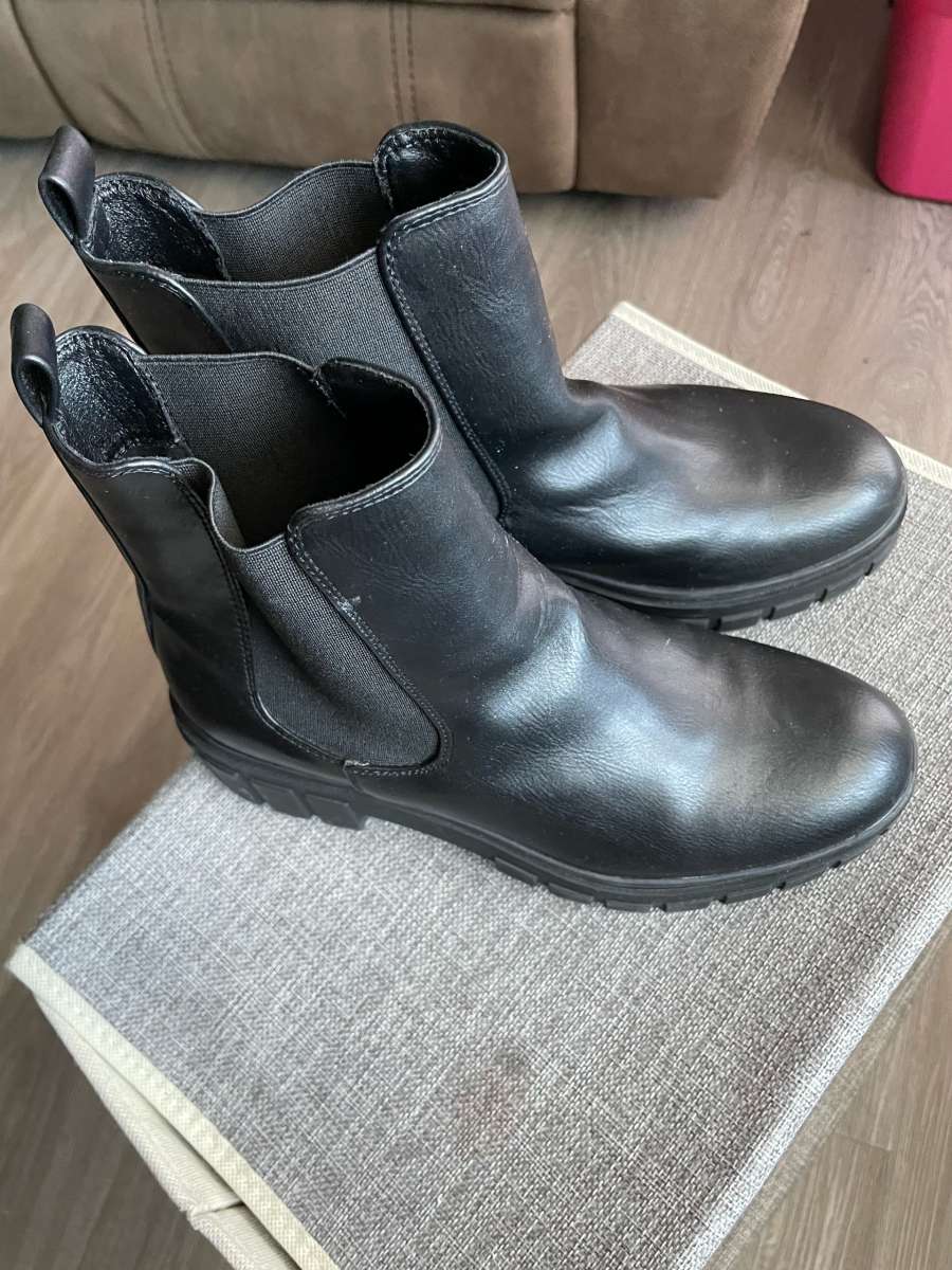 Black boots
