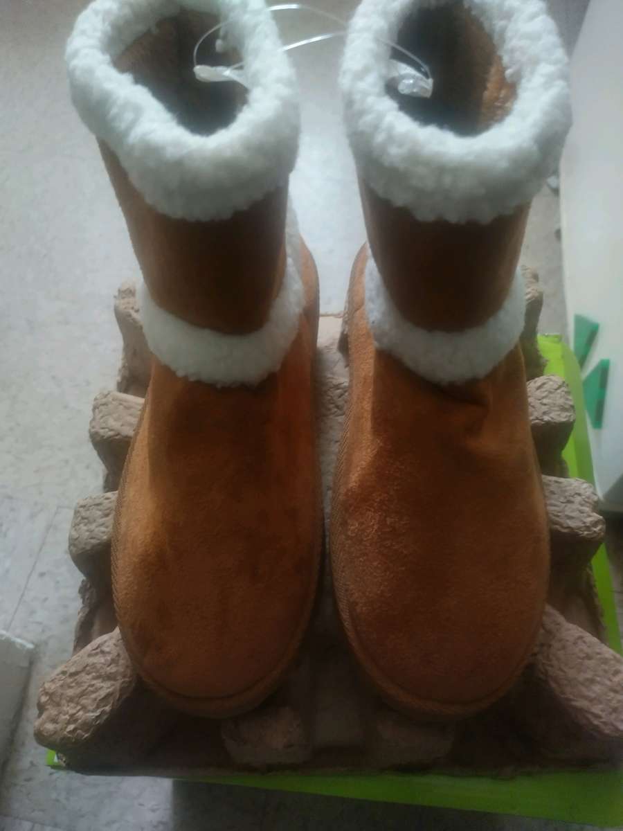 Olivia Miller  Womens Joyce Winter Boot