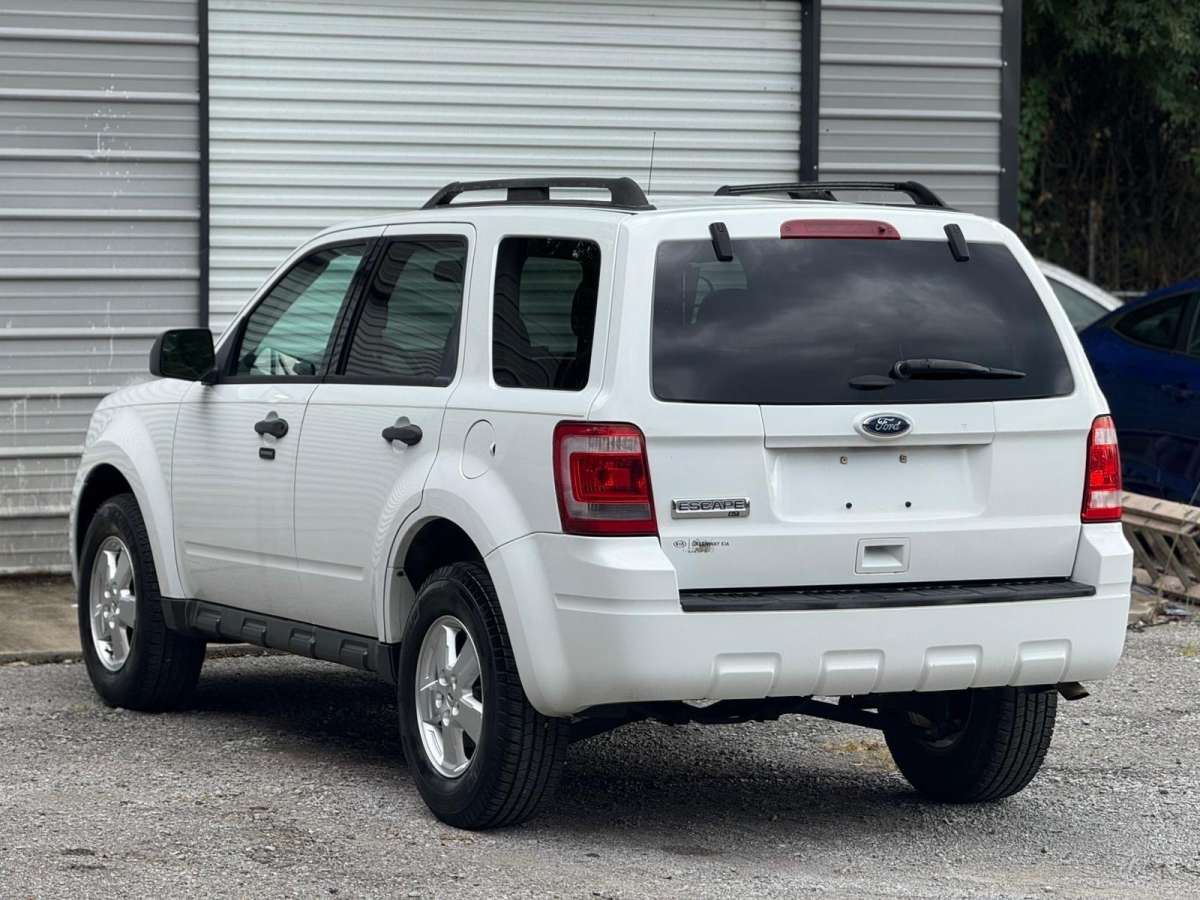 2011 FORD ESCAPE XLT