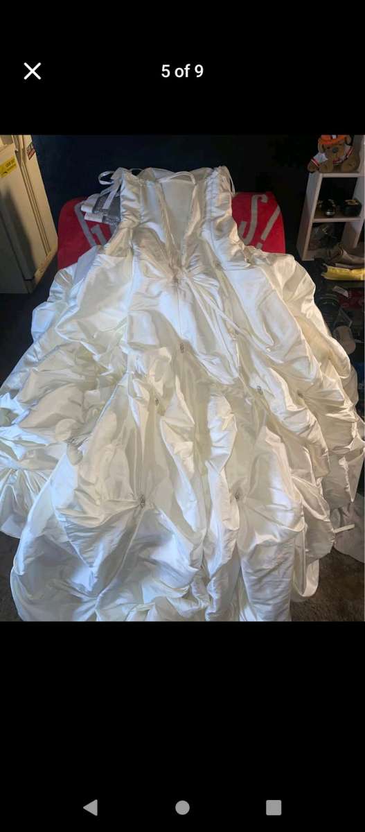 new size 8 Ivory wedding dress
