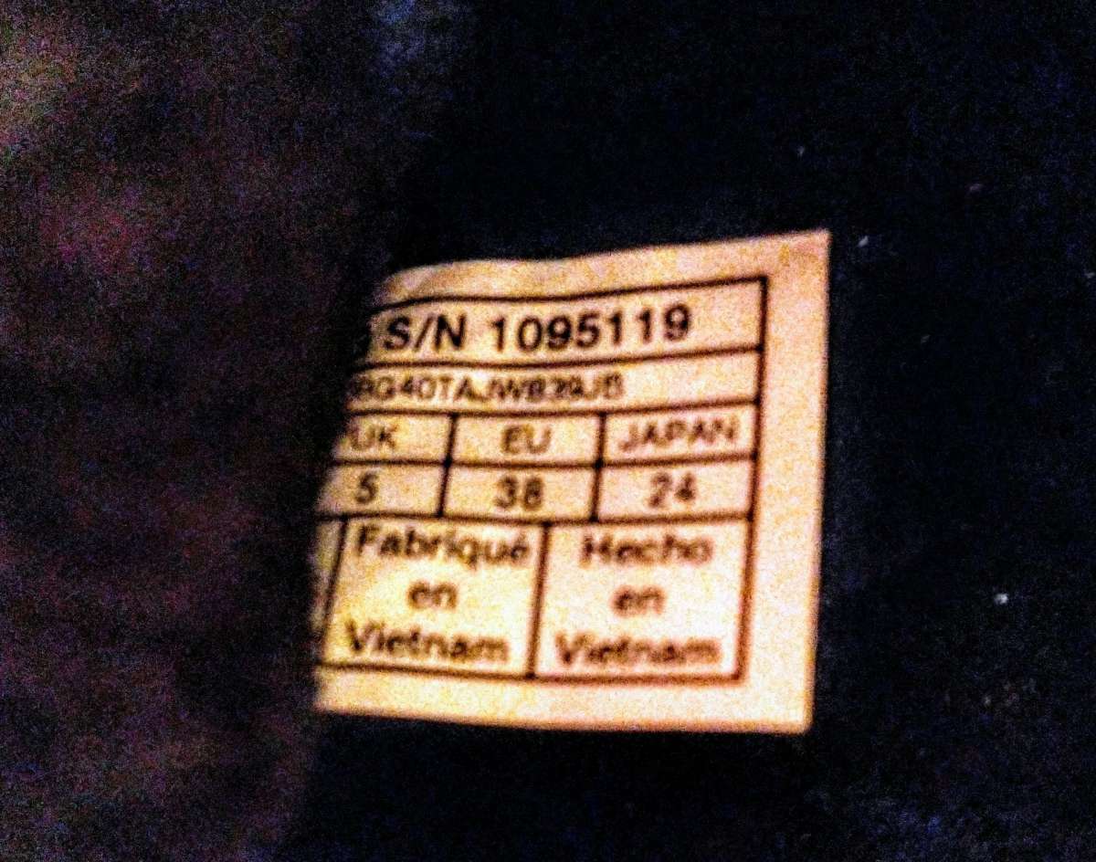 The UGG Womens Fluff Yeah Slide slippers size 7