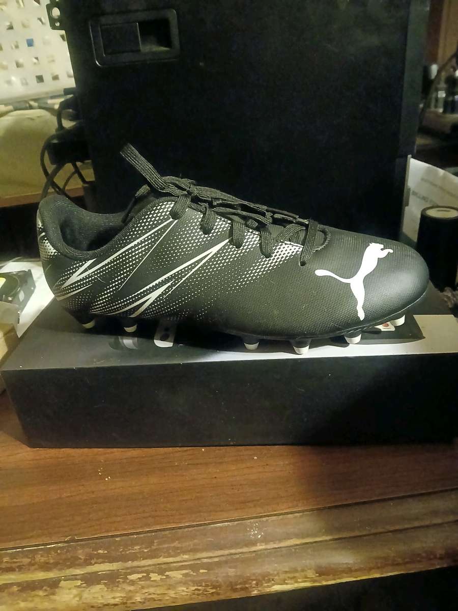 unisex youth soccer cleats