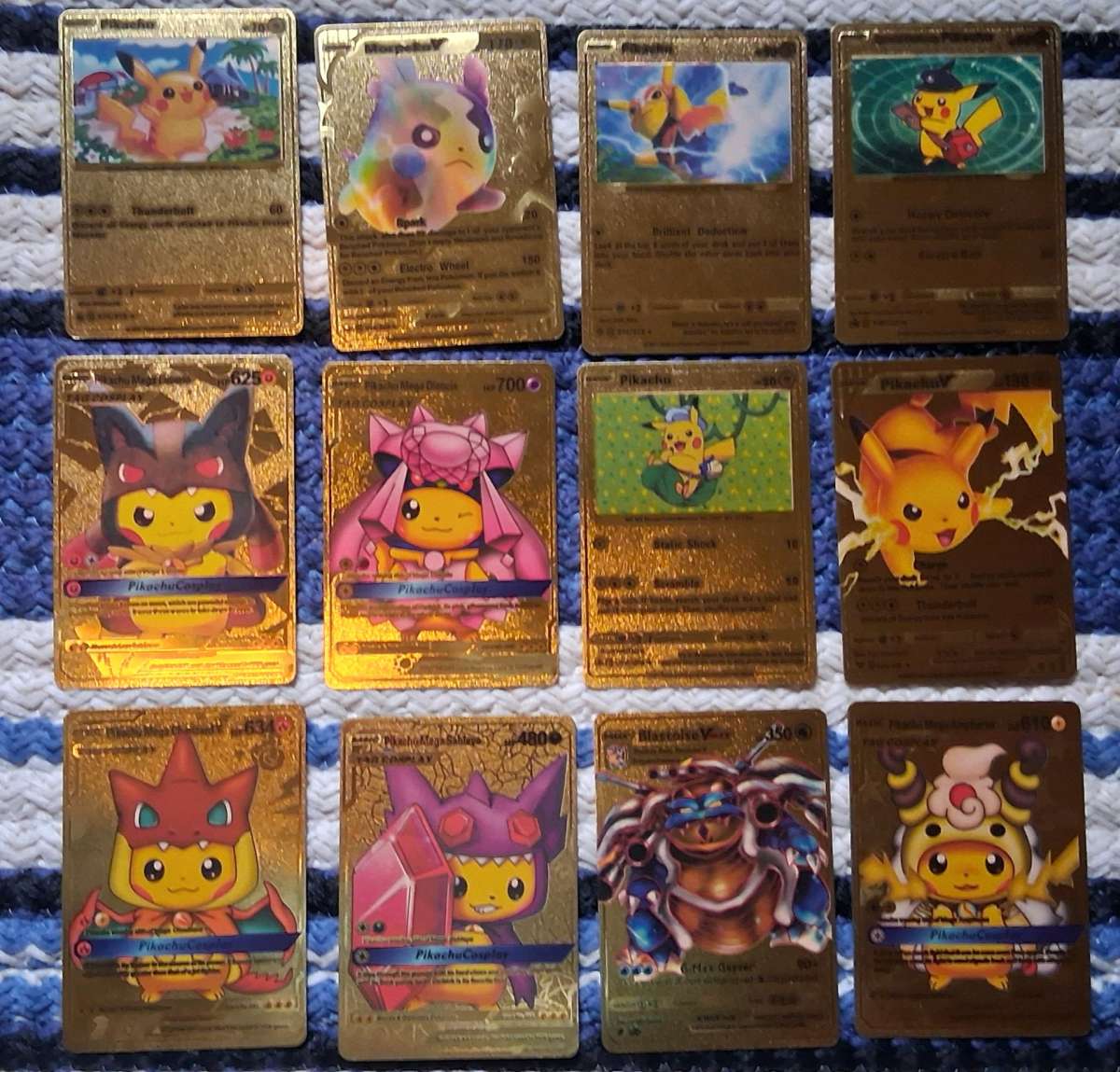 12 RANDOM PIKACHU GOLD FOIL PIKACHU POKMON CARDS