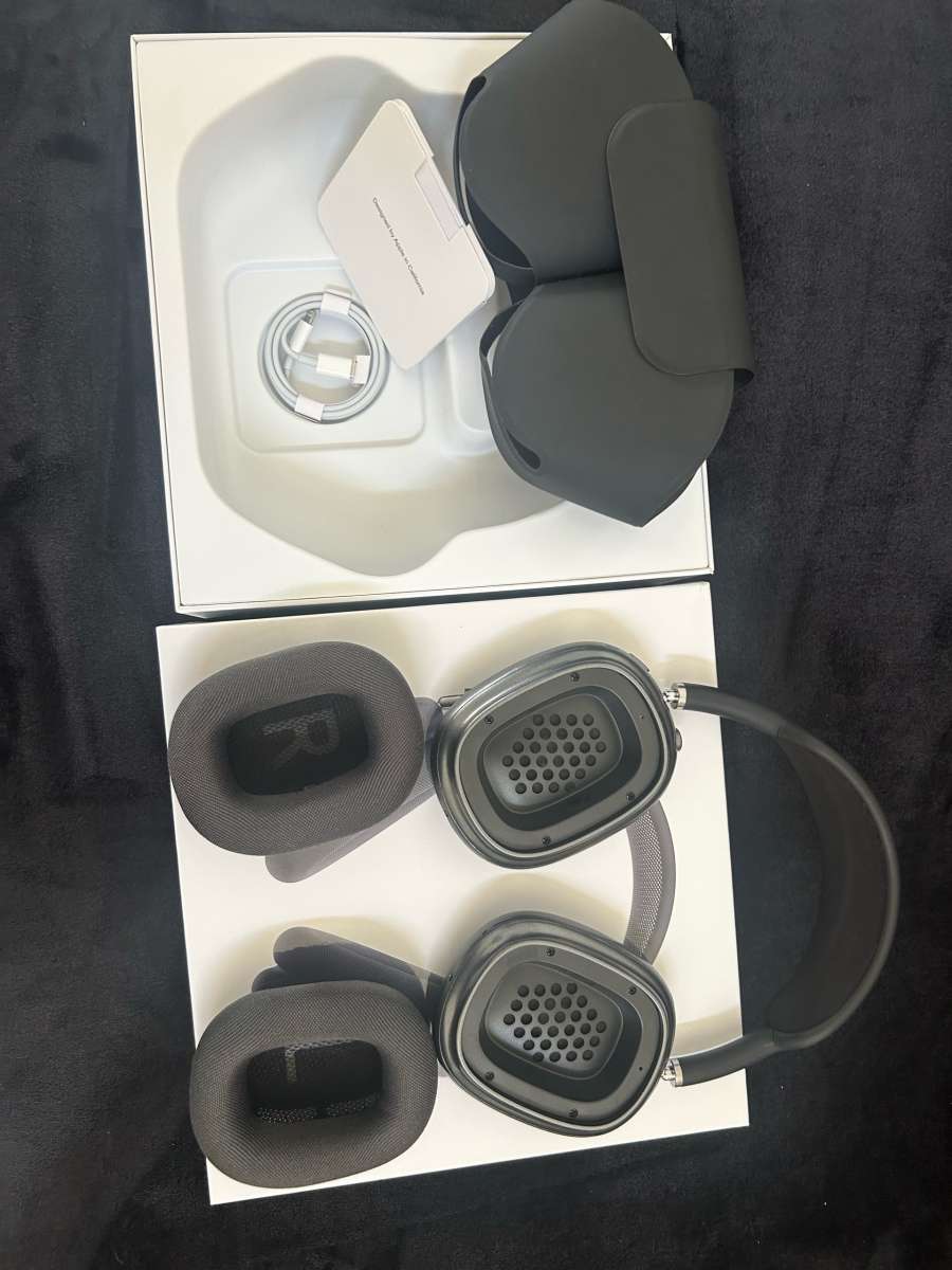 AirPods Maxes Collar black