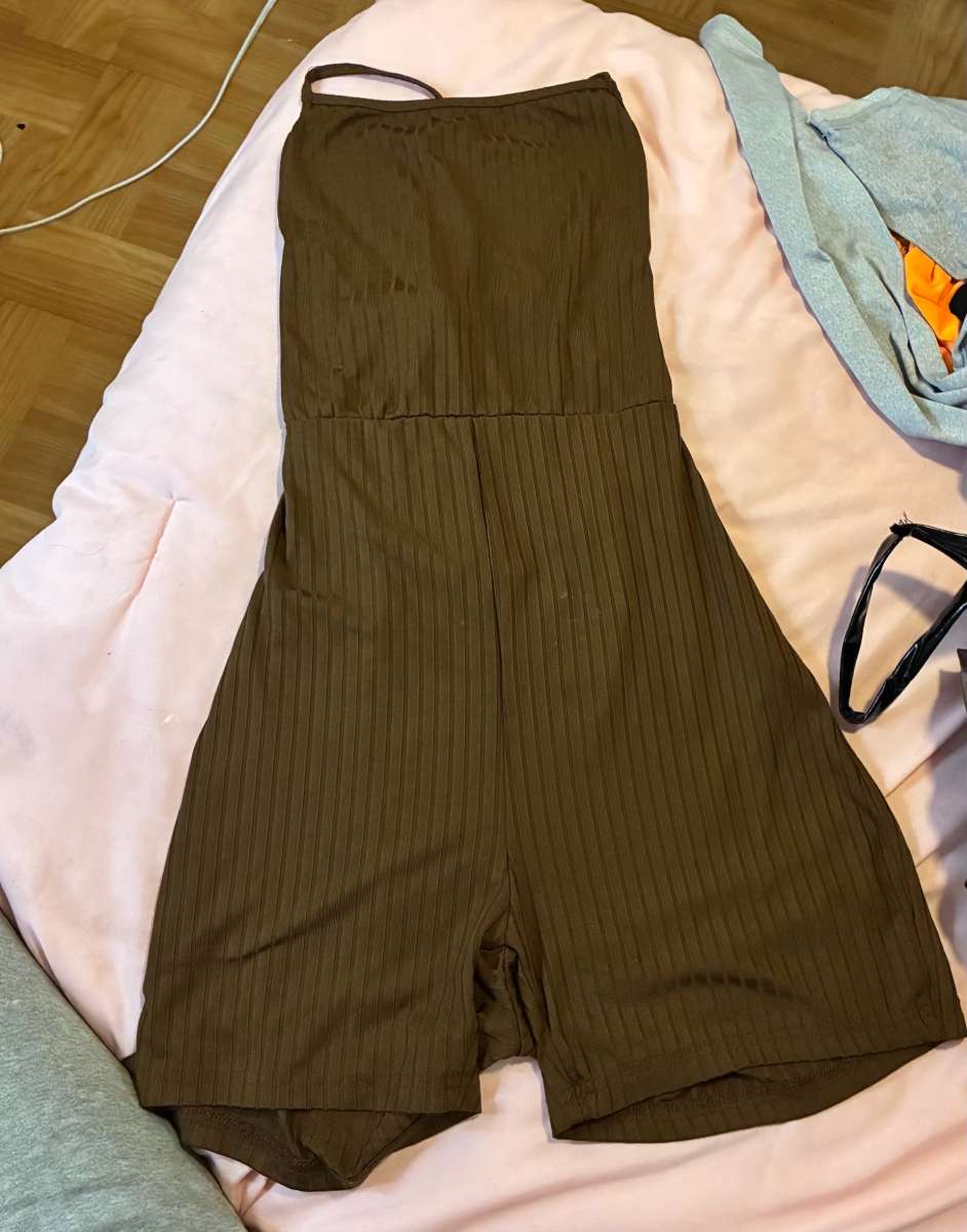 dresses and rompers sz small