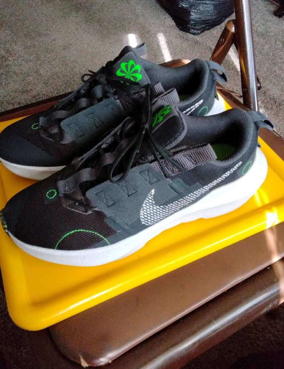 Nike Size 55  Nike Crater Impact Black