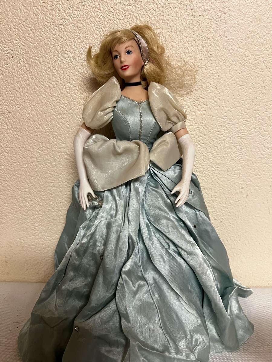 Cinderella Franklin Heriloom Porcelain Doll