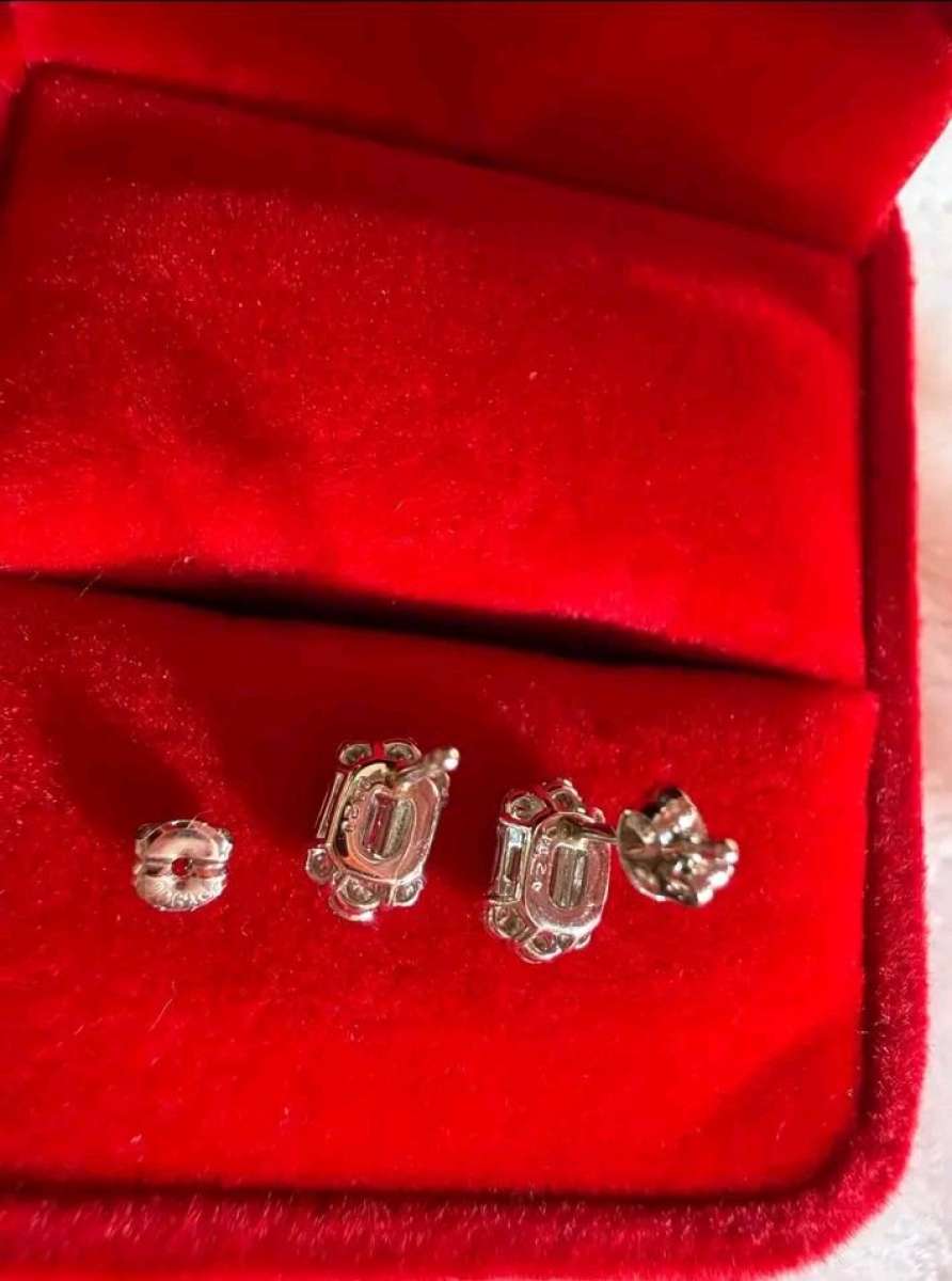 Platinum 900 natural Diamonds 40 carat total