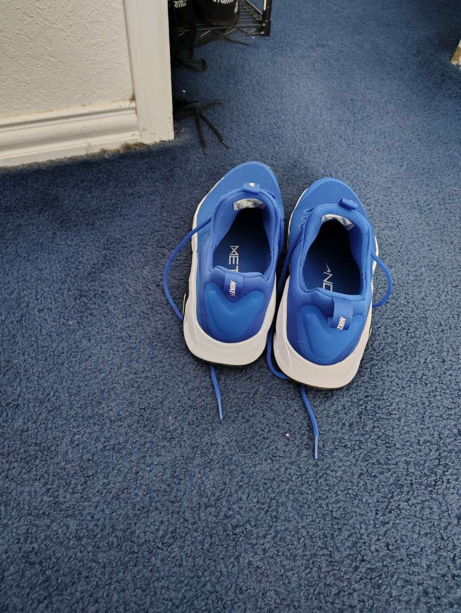 Nike athletic shoes mens