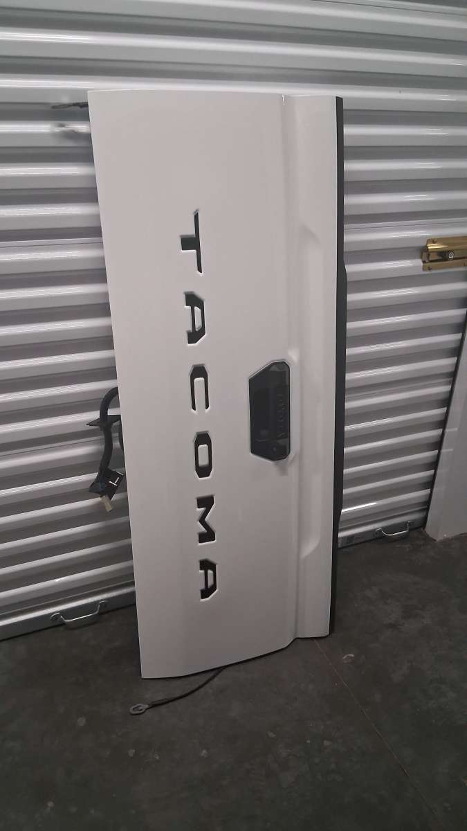 Toyota Tacoma Tailgate WHITE 2024 to 2025