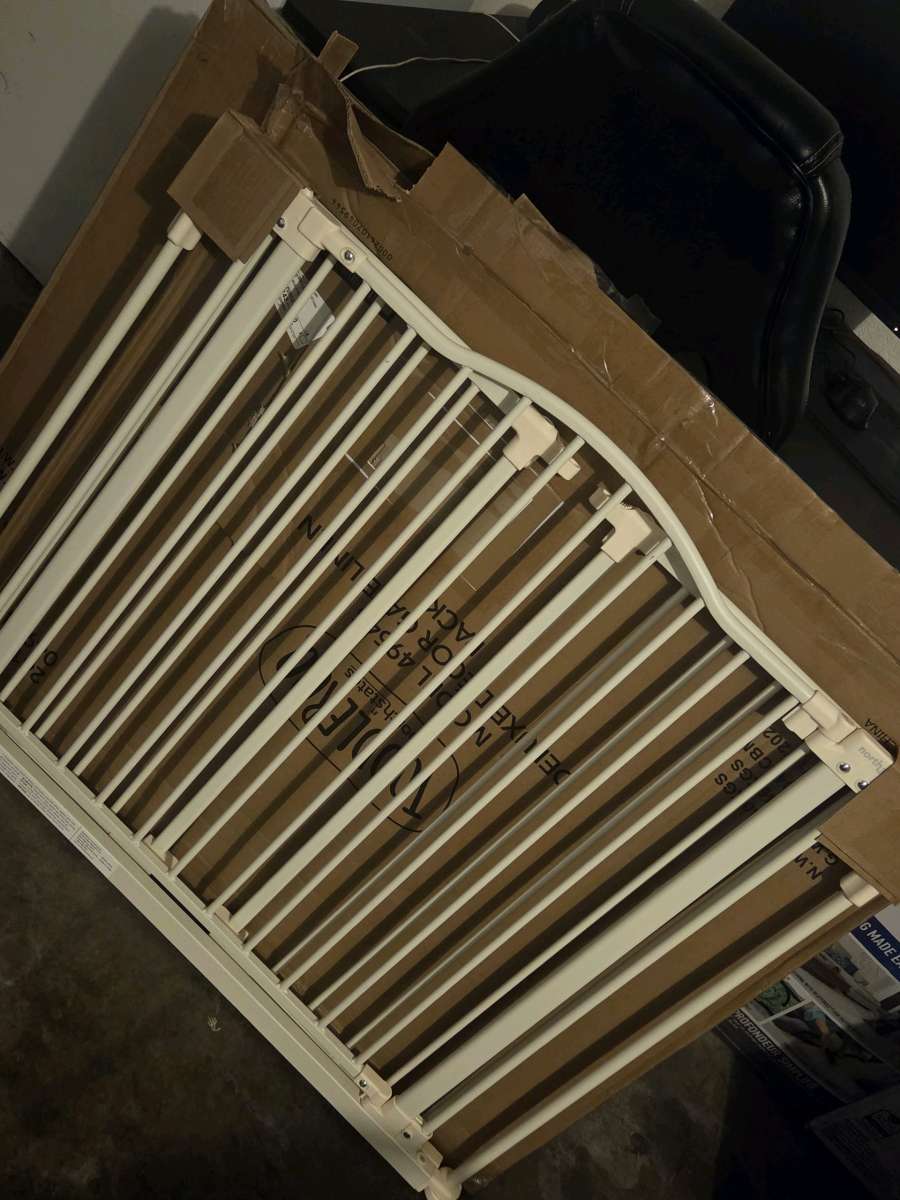 Toddleroo by North States Deluxe Dcor Gate Linen Model 4954S