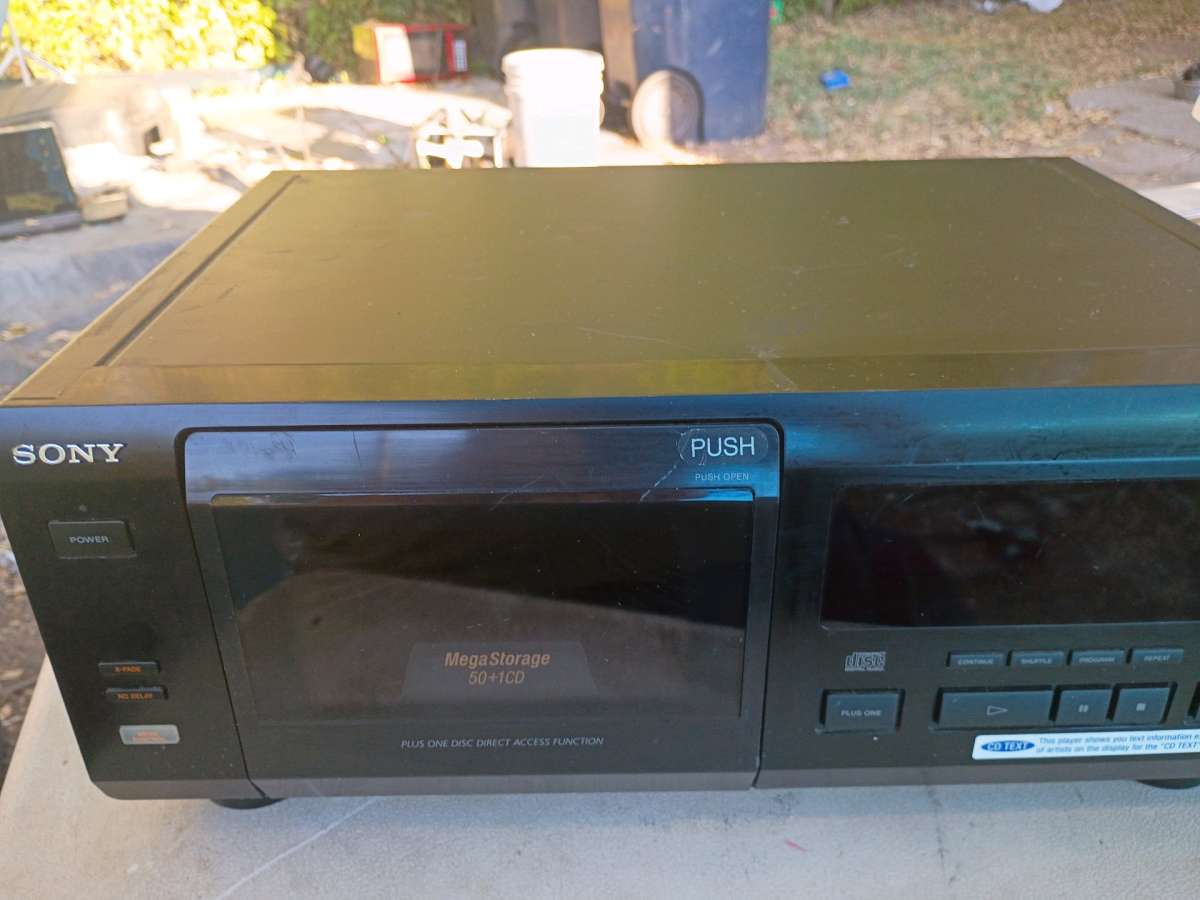 Sony CD player holds 51 CDs