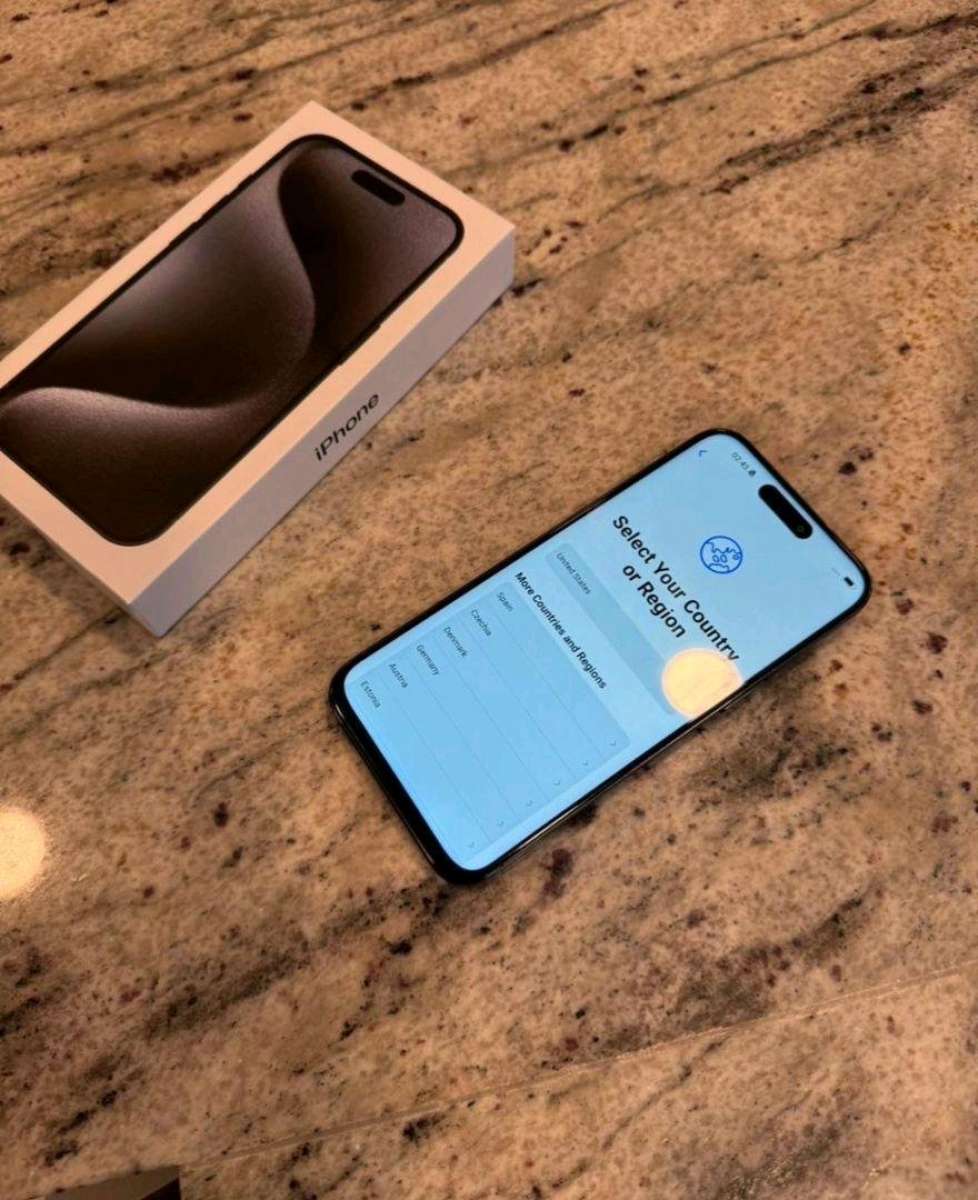 IPhone 15 pro max 256gb unlocked