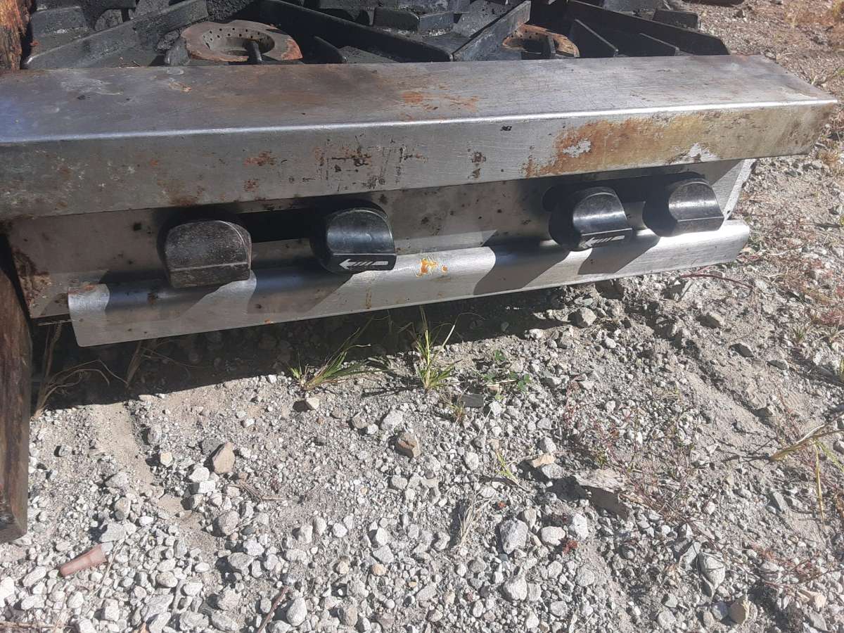 Commercial 4 foot flat grill  burners natural gas