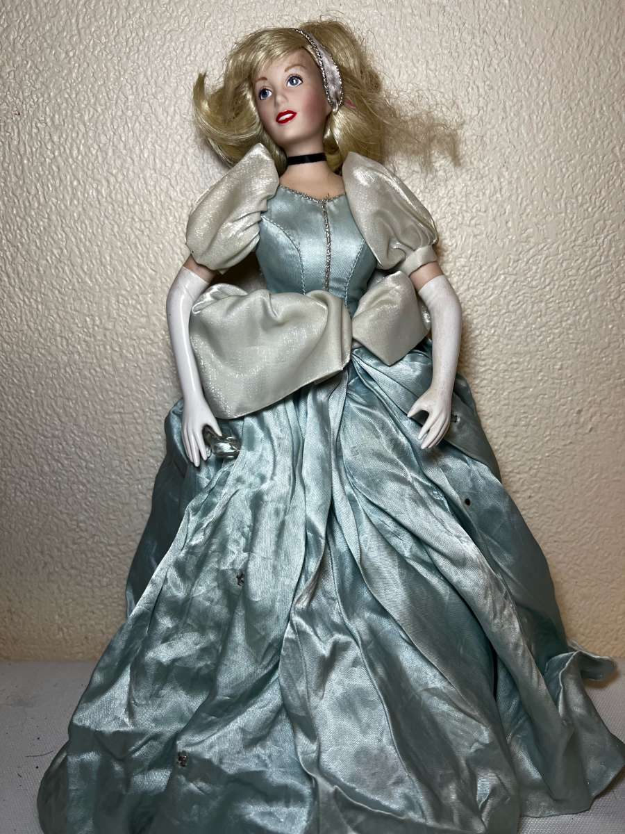 Cinderella Franklin Heriloom Porcelain Doll