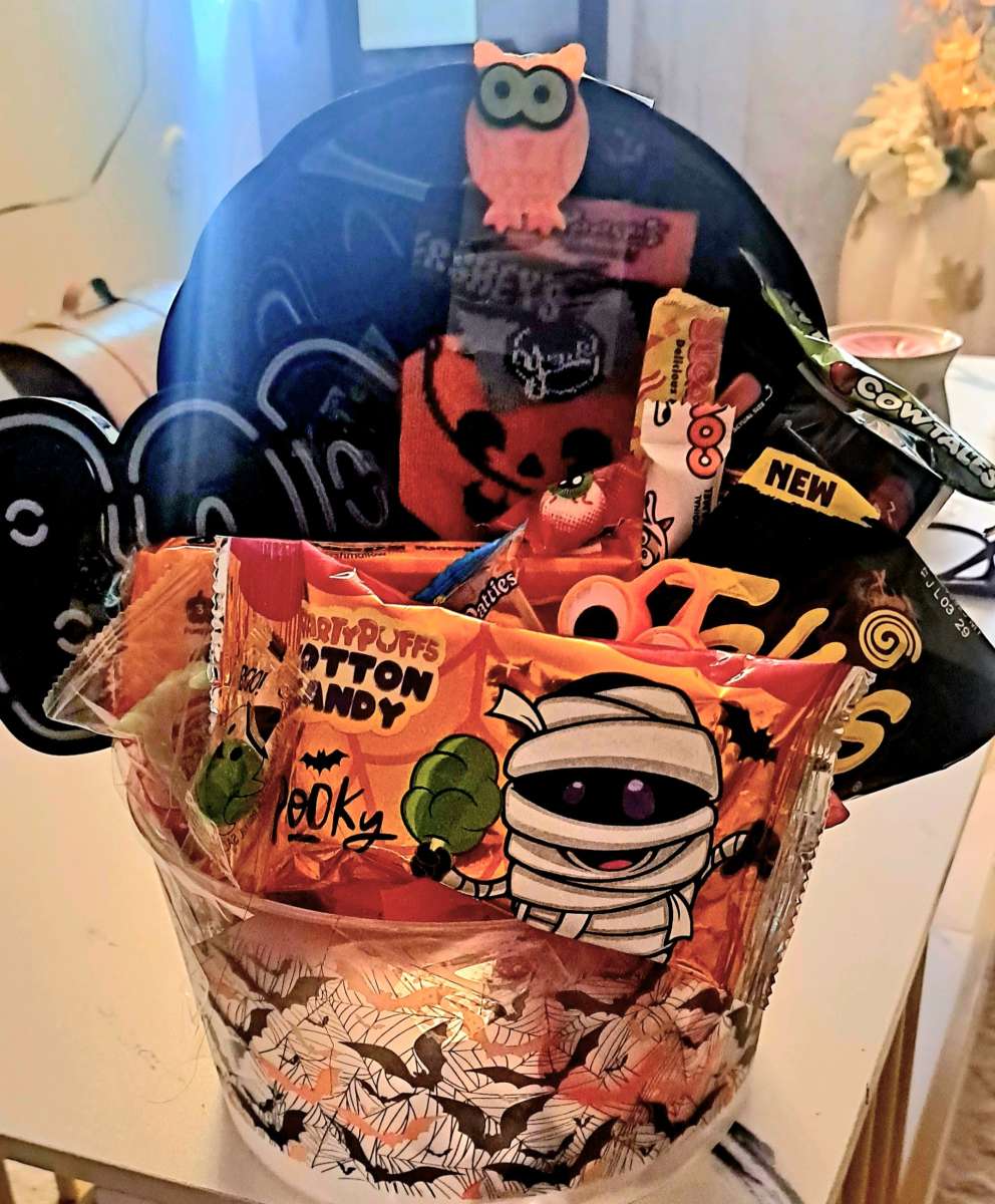 Halloween basket pumpkin