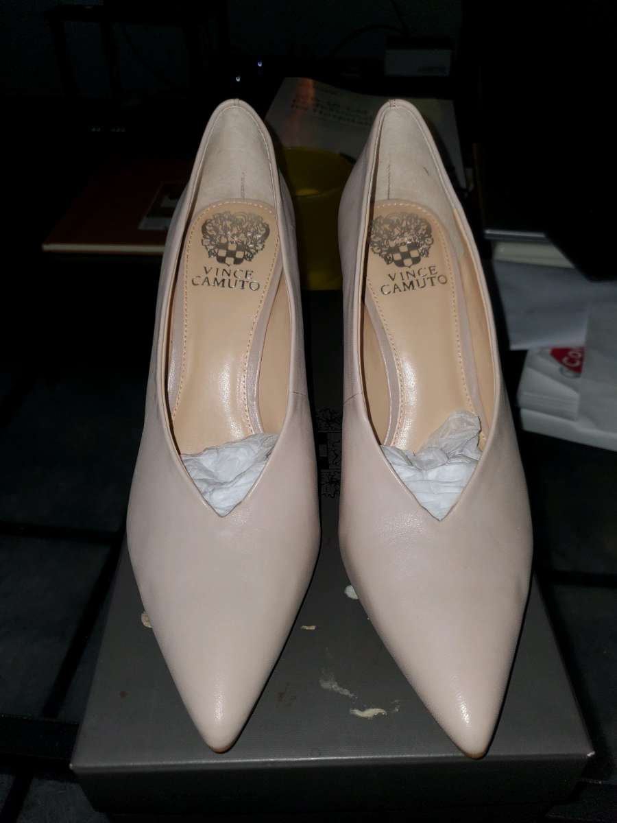 Vince camuto womans heels size 8