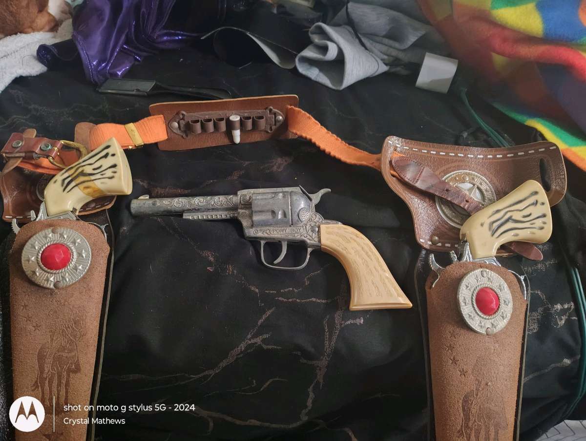 vintage toy cap guns with holster