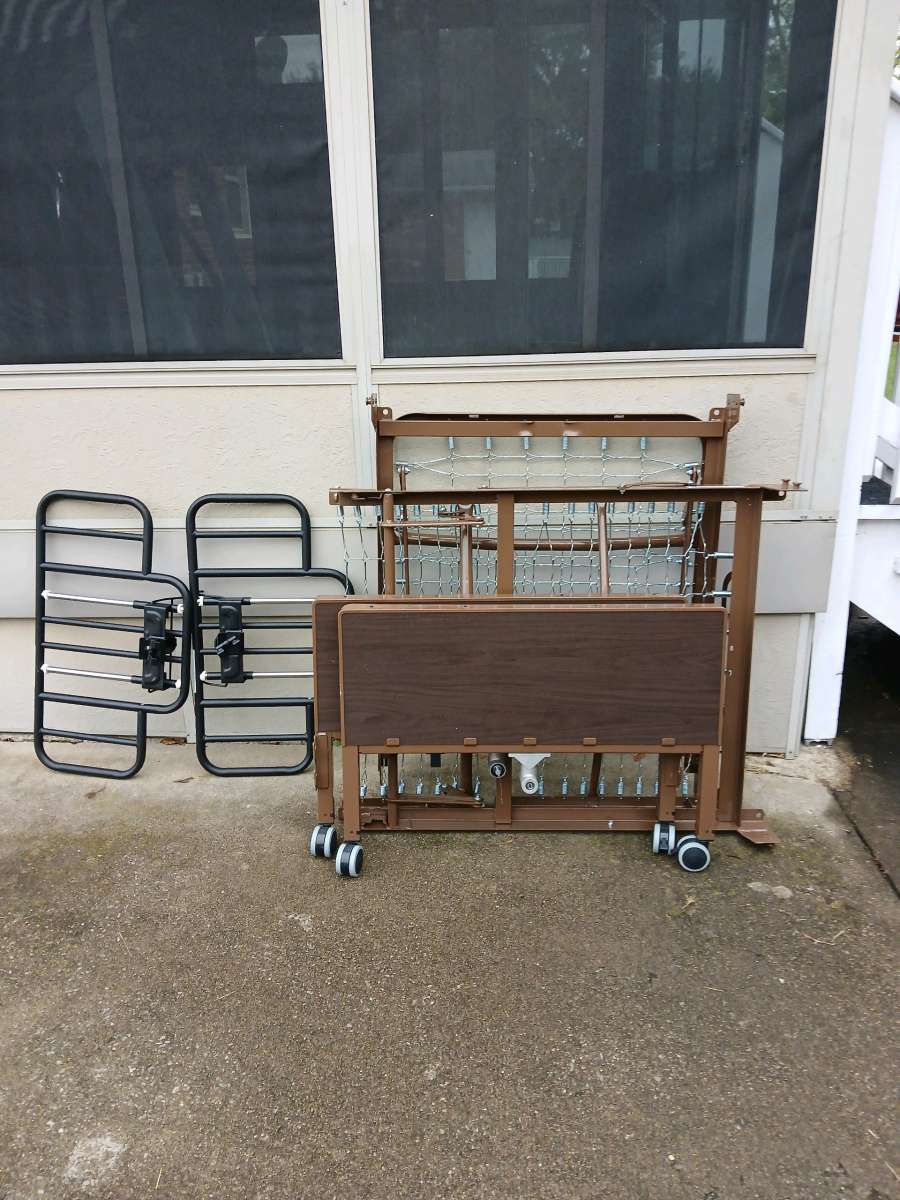 Electric adjustable bed with side boards