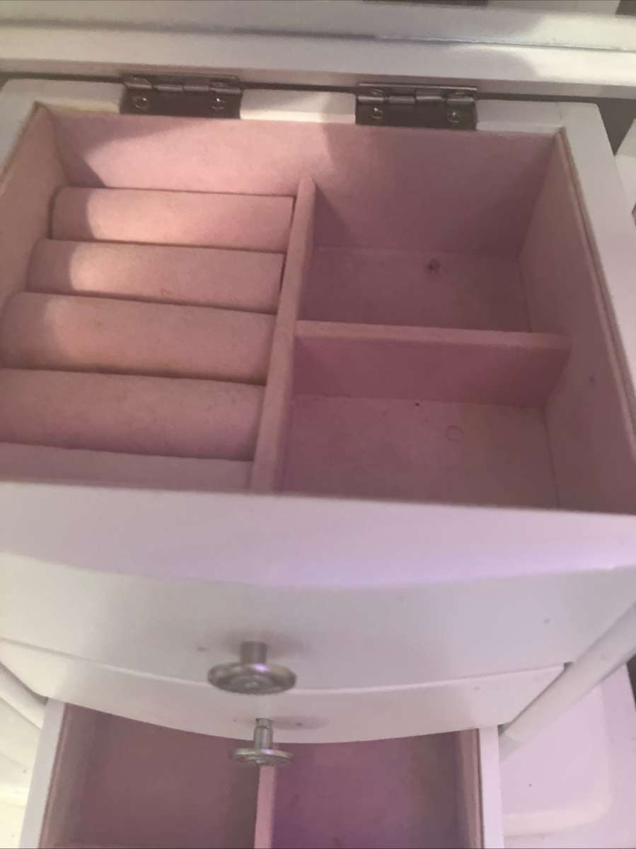 Vintage jewelry box Already used spacious for jewelry and