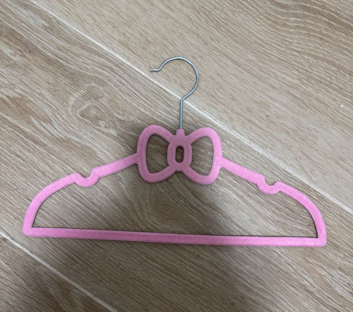 Pink Hanger w Bow