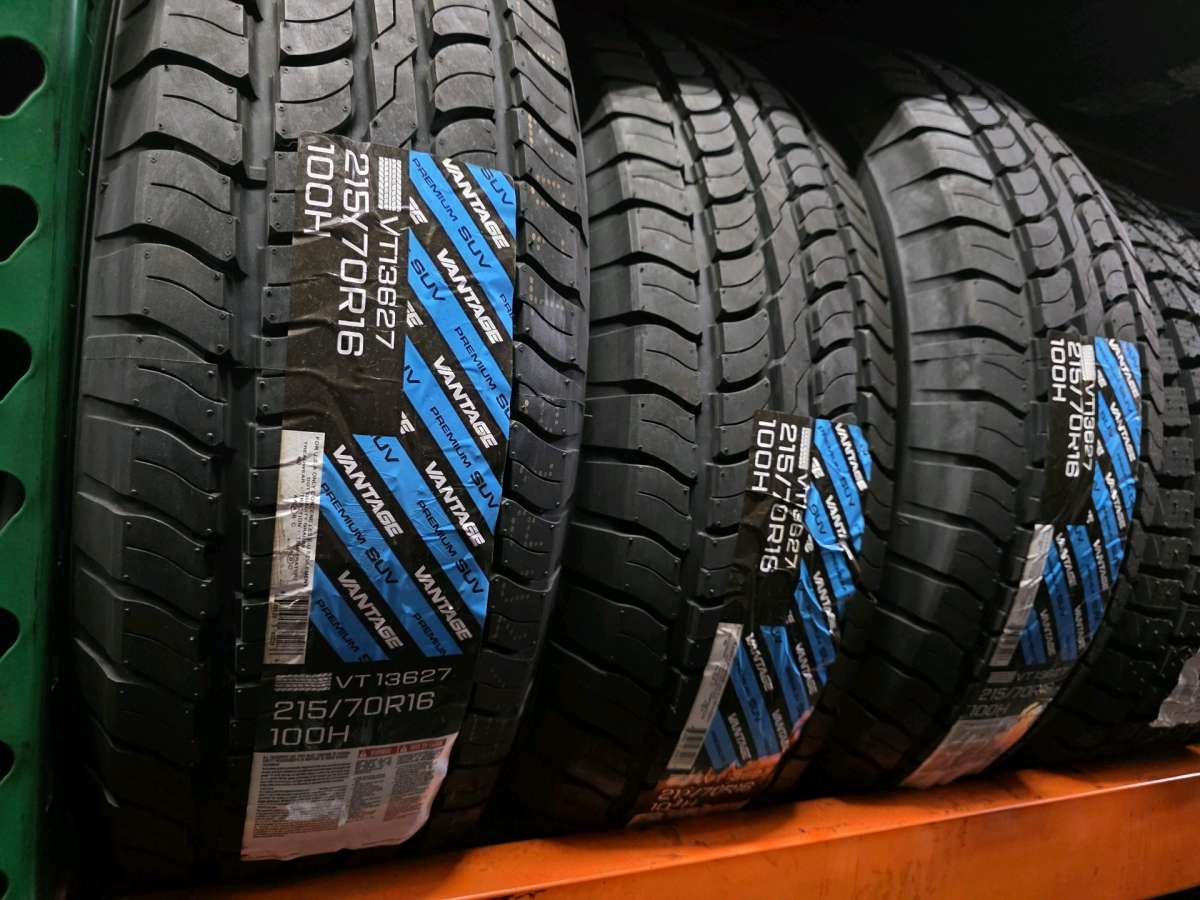 Vantage Premium SUV Tires 21570R16 100H