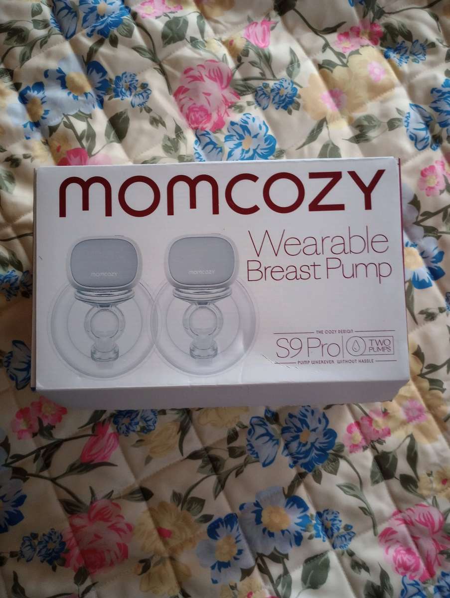 Momcozy breast pump