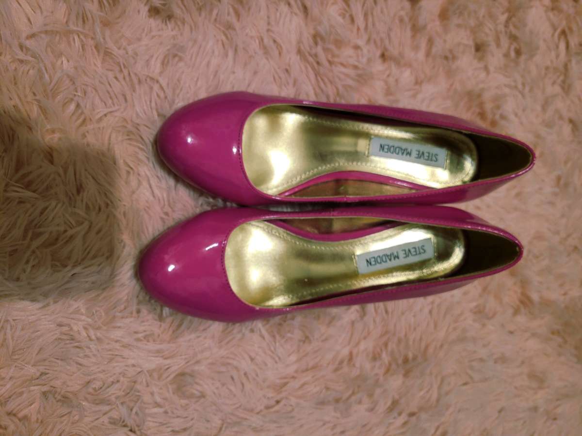 hot pink Steve madden heels