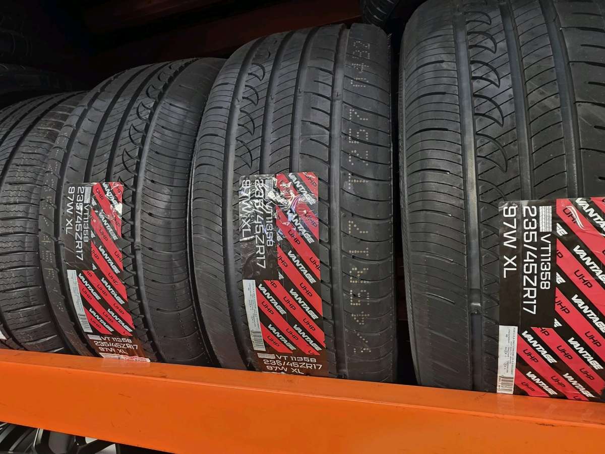 Vantage UHP 23545zR17  97W XL