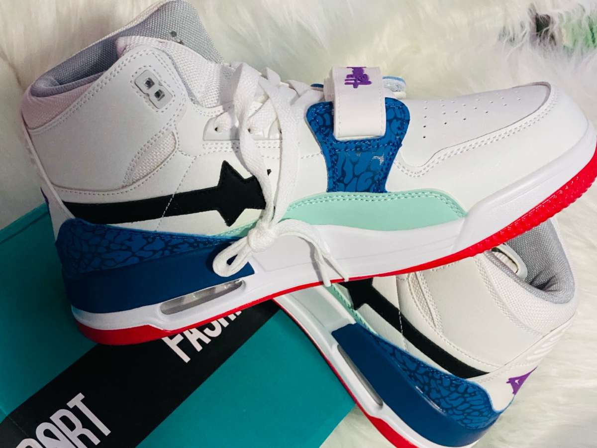 BAPE STA Sk8 Sta WhiteBlueRed  Mens Size 8 Streetwe